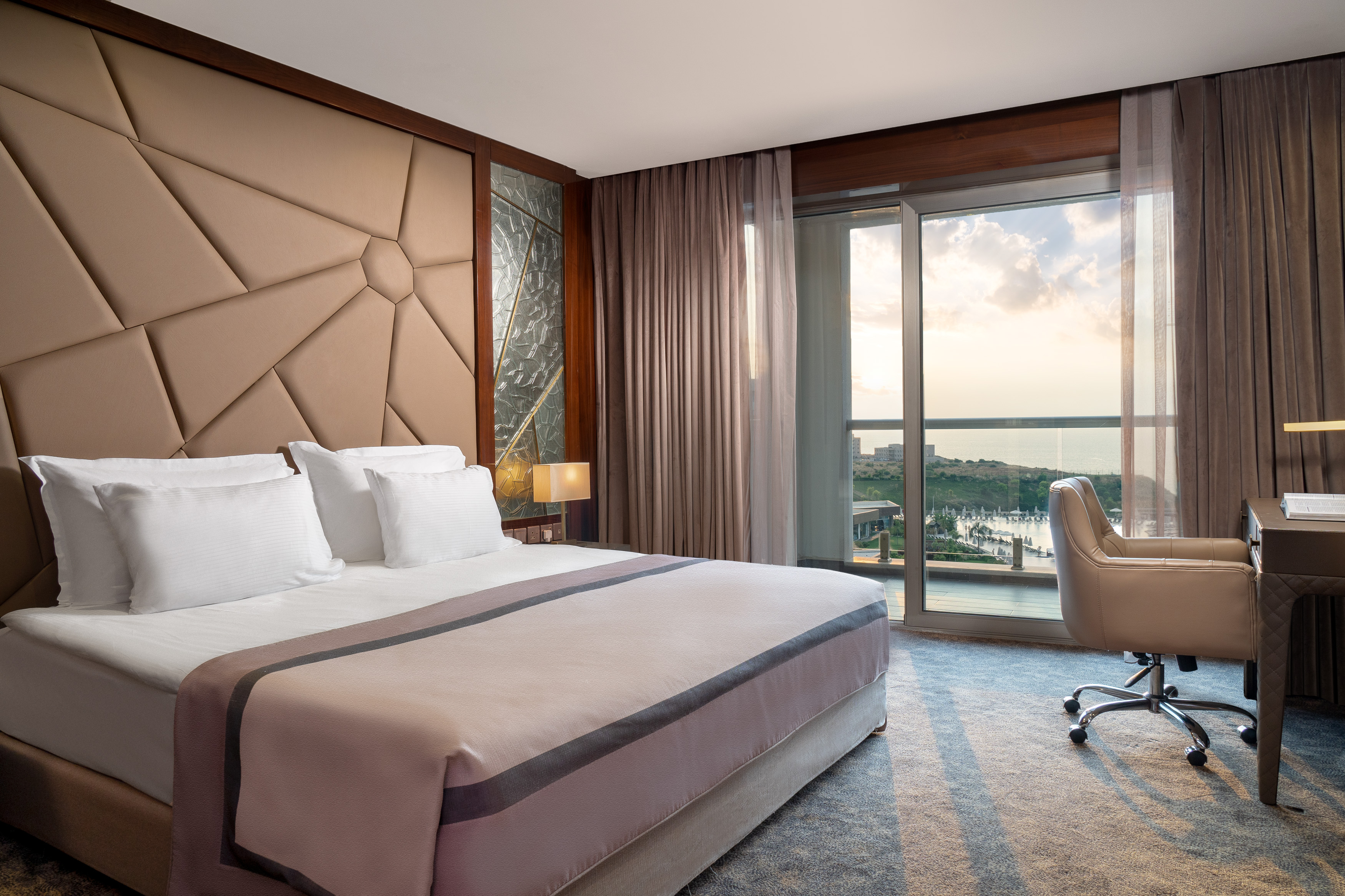 Elexus Hotel & Resort & Spa Family Room Land View
