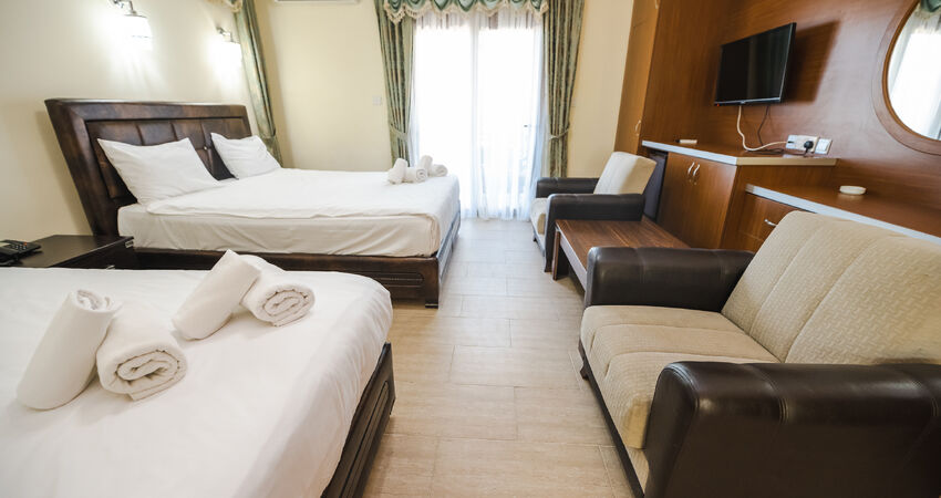 RIVERSIDE GARDEN RESORT HOTEL